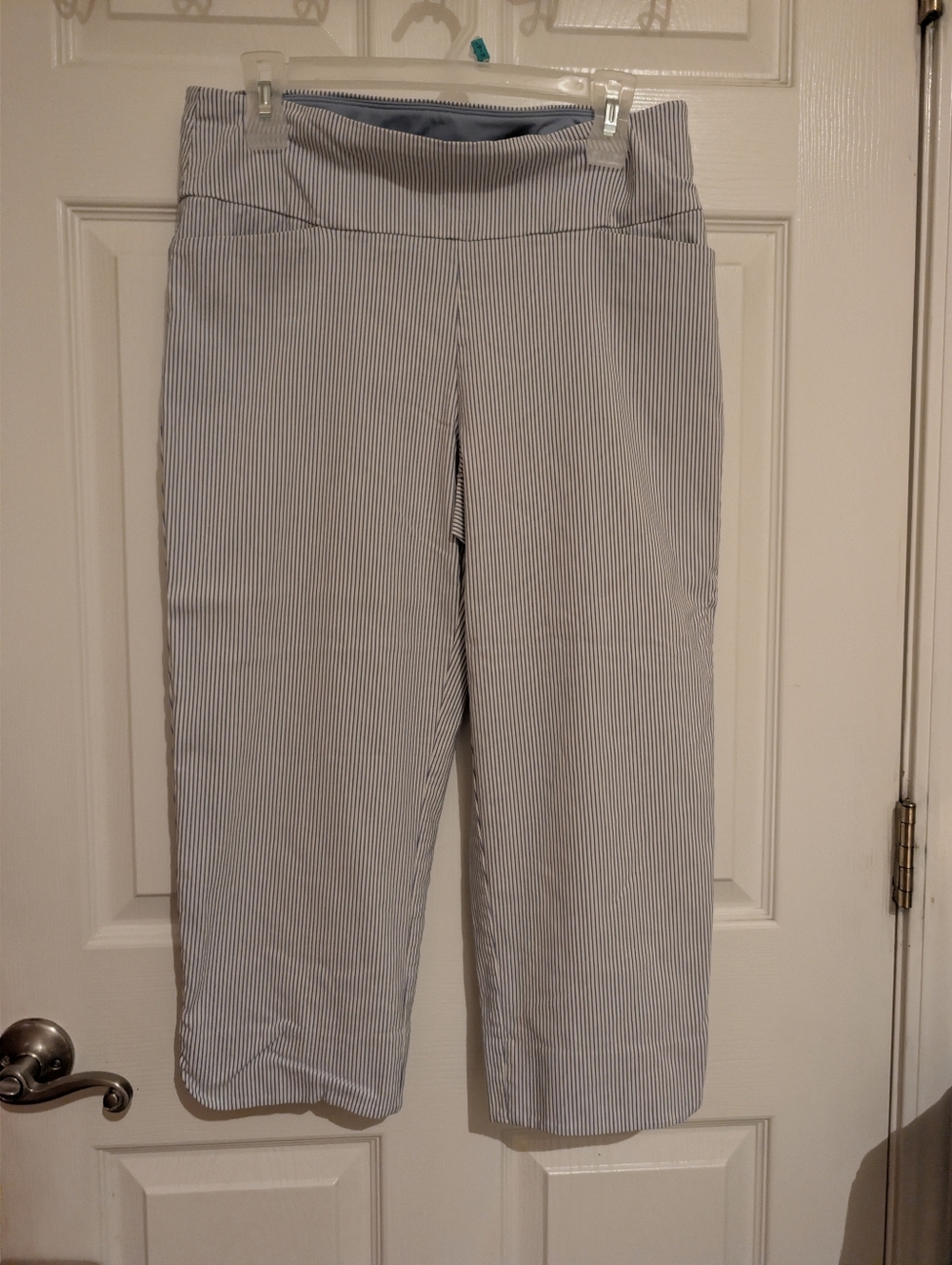 Women's Light Blue Pinstripe Pull-On Cropped Pants